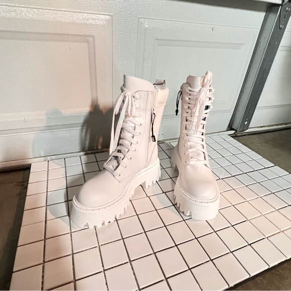 ZARA WHITE LUG SOLE LEATHER LACE UP BOOTS - Picture 14 of 15